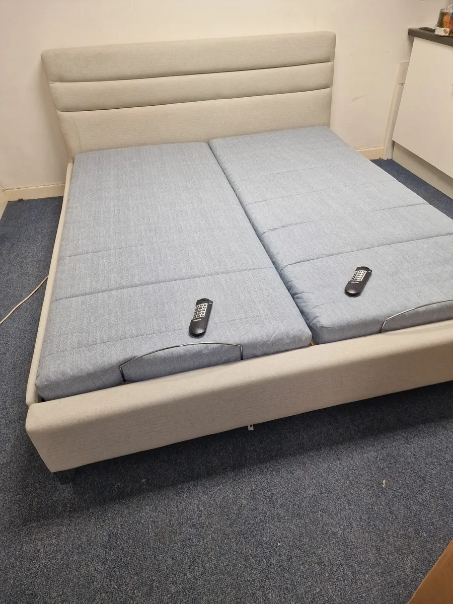 TEMPUR 6ft adjustable - massage bed - Image 1