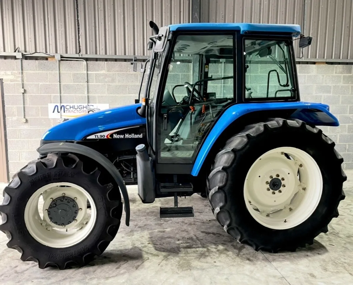NEW HOLLAND TL90 **Manual Shuttle** - Image 4