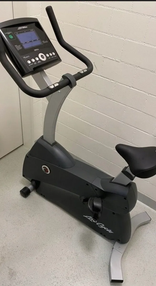 Life fitness C1 Commercial exercise bike - Image 1