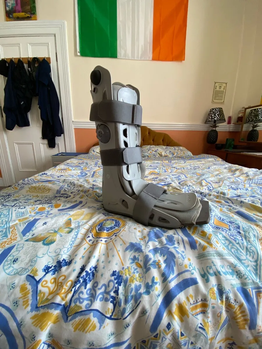Air Select Standard Orthopaedic Boot - Image 1