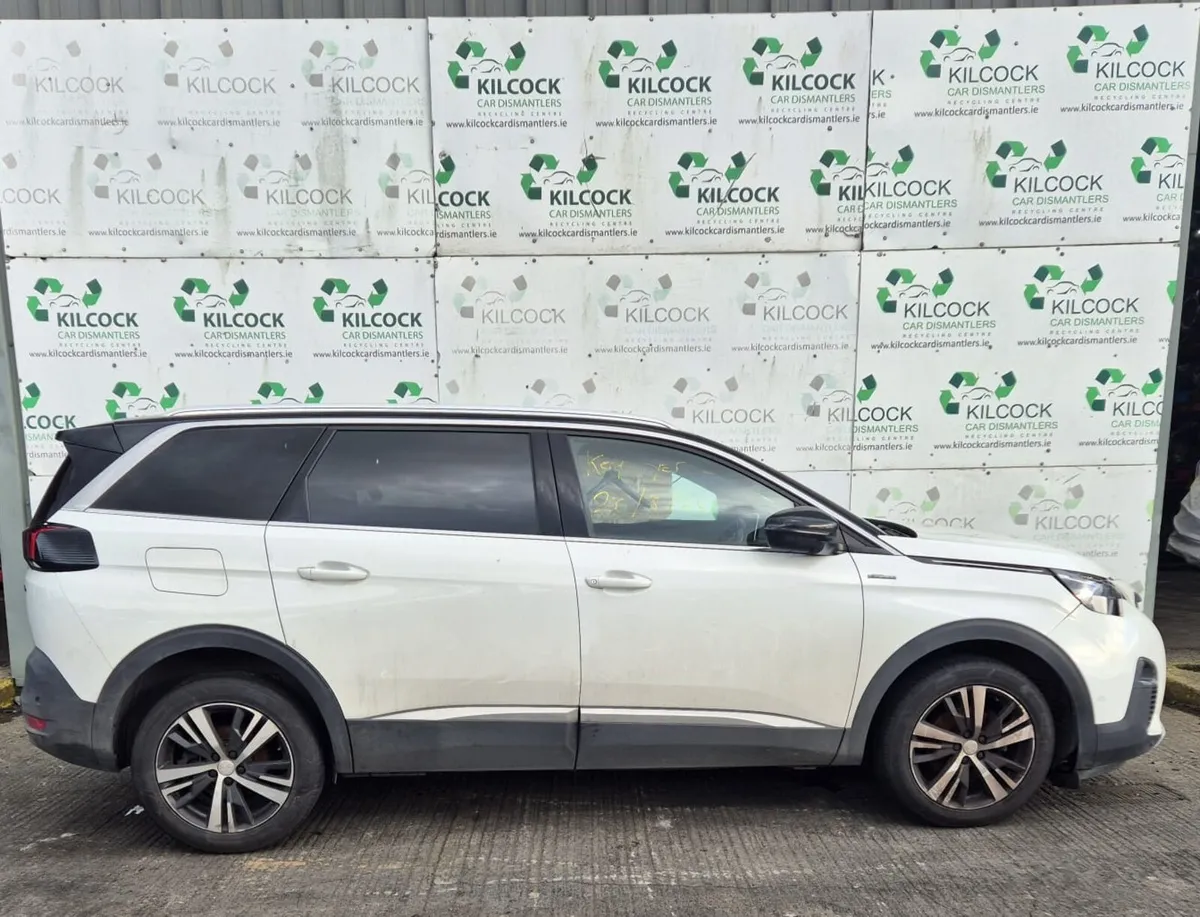 2018 PEUGEOT 5008