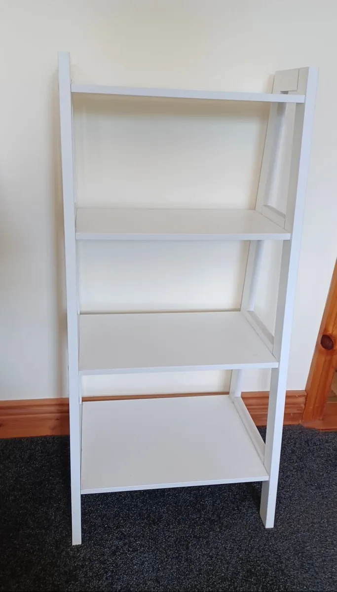Small shelf unit