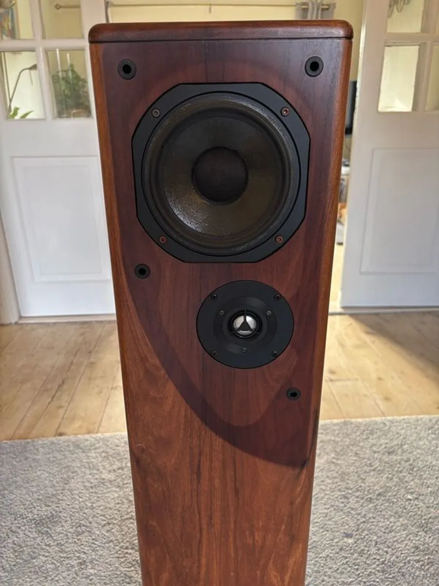 Castle Howard S 2 speaker - Image 2