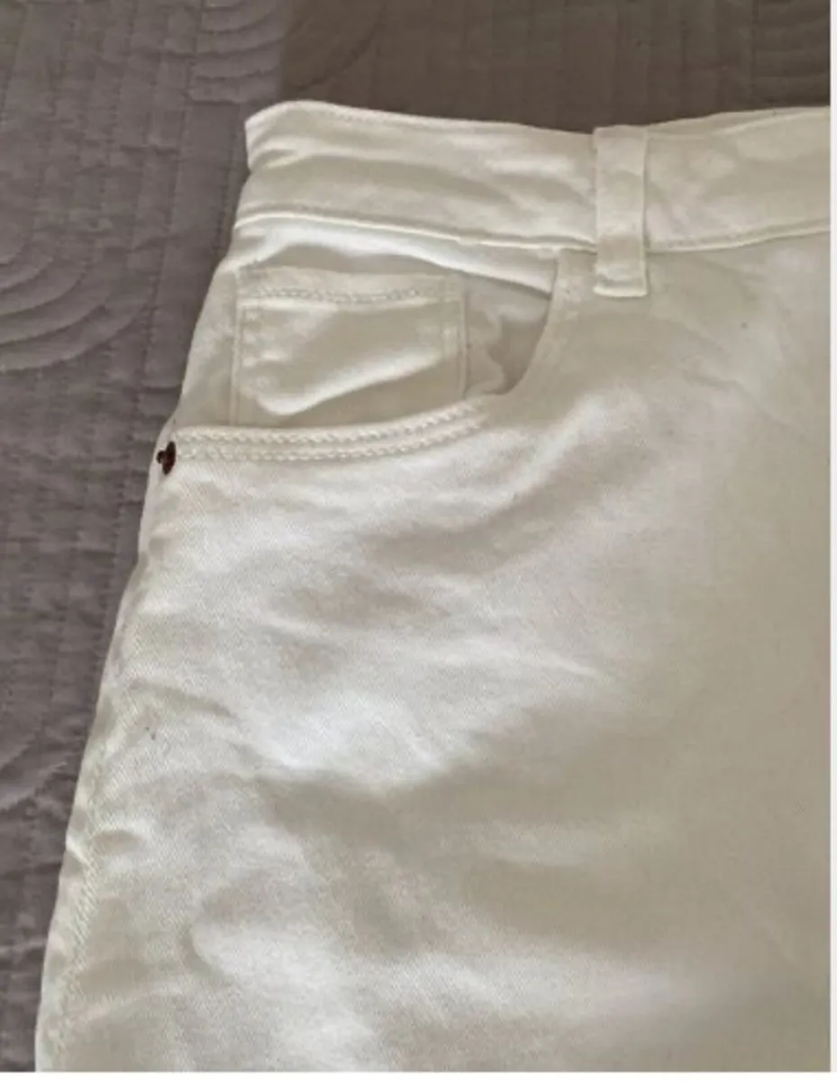 Dunnes White Denim Skirt Size 14 - Image 3