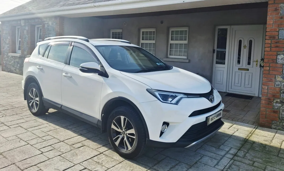 TOYOTA  RAV4 - Image 3