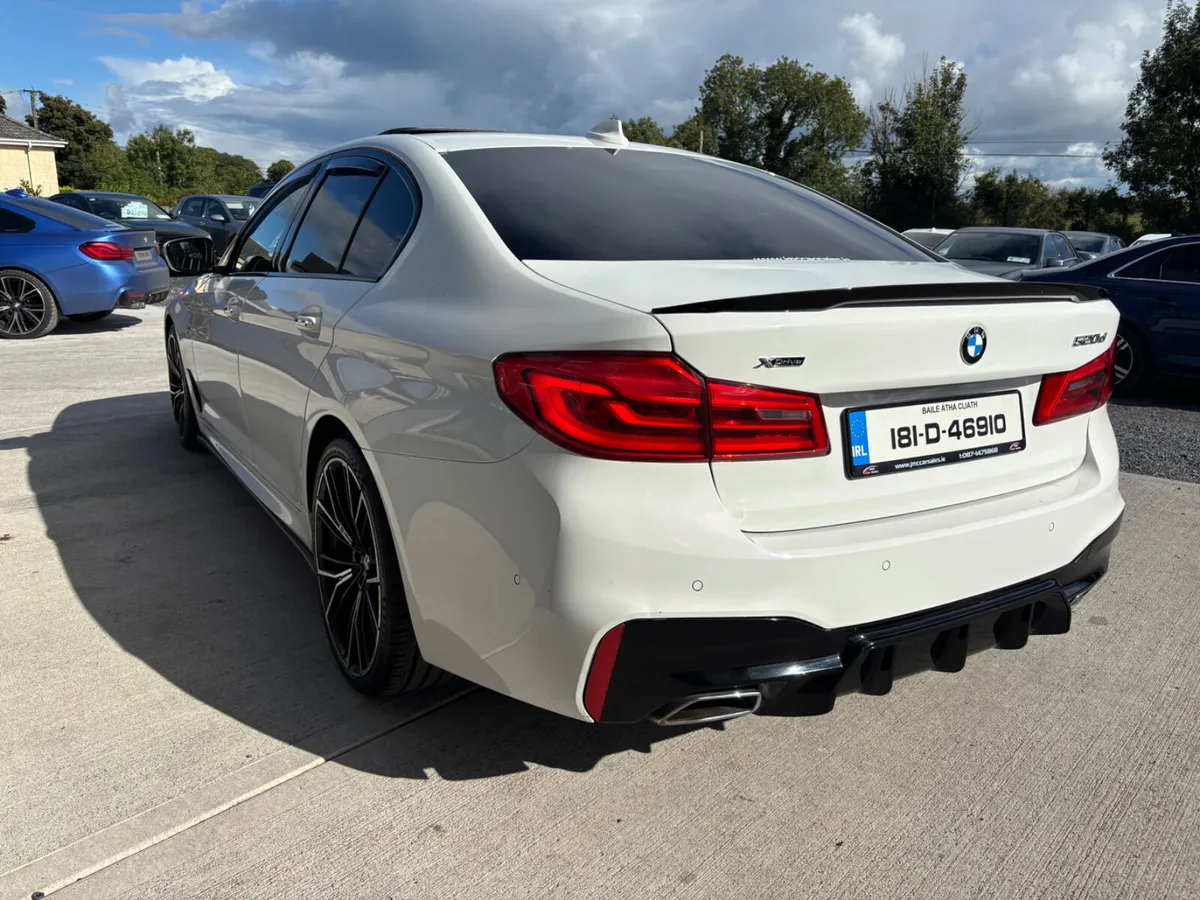 STUNNING 2018 BMW 5-SERES M-SPORT X DRIVE SUNROOF - Image 4