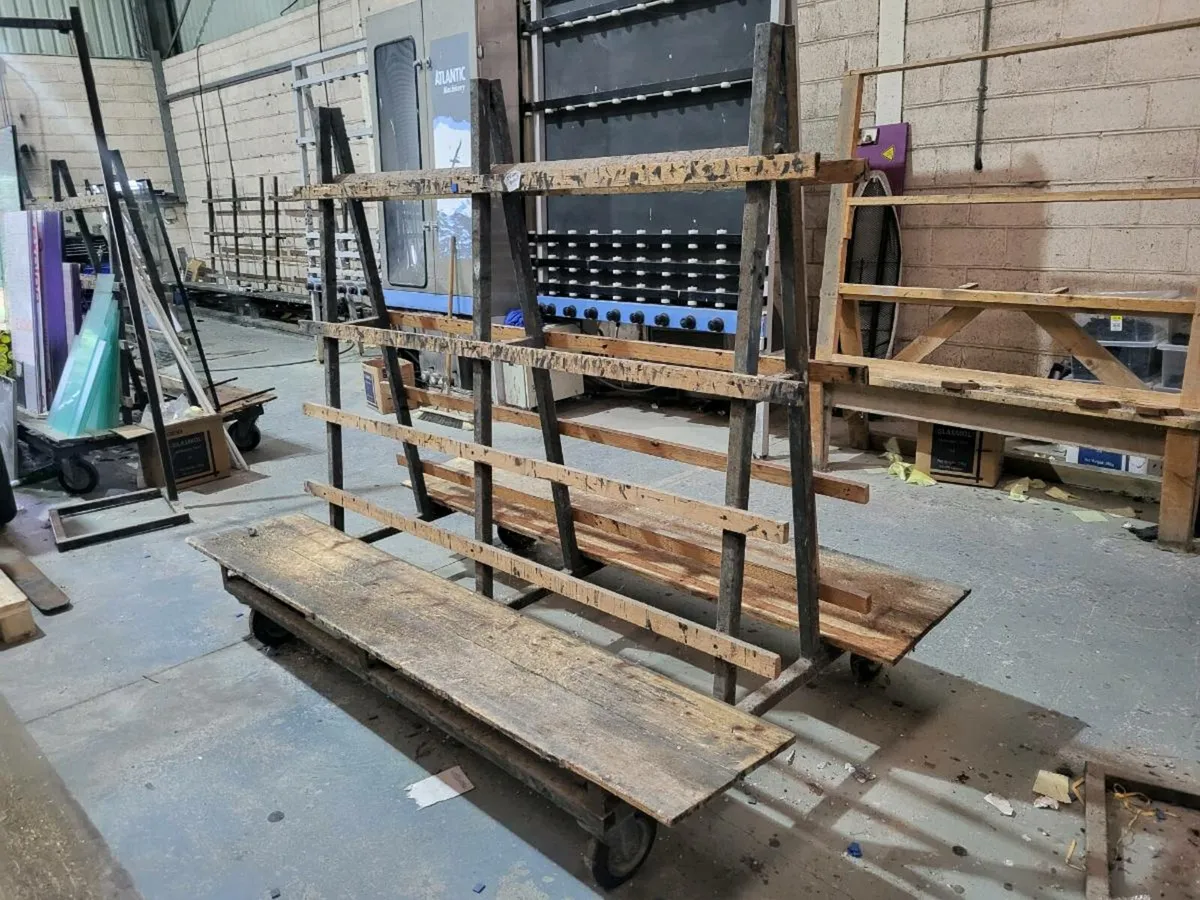 5 glass window racks - Image 2