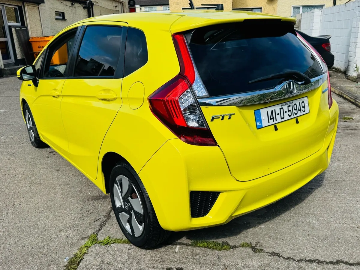 Honda Fit Automatic Hybrid in immaculate Condition - Image 2