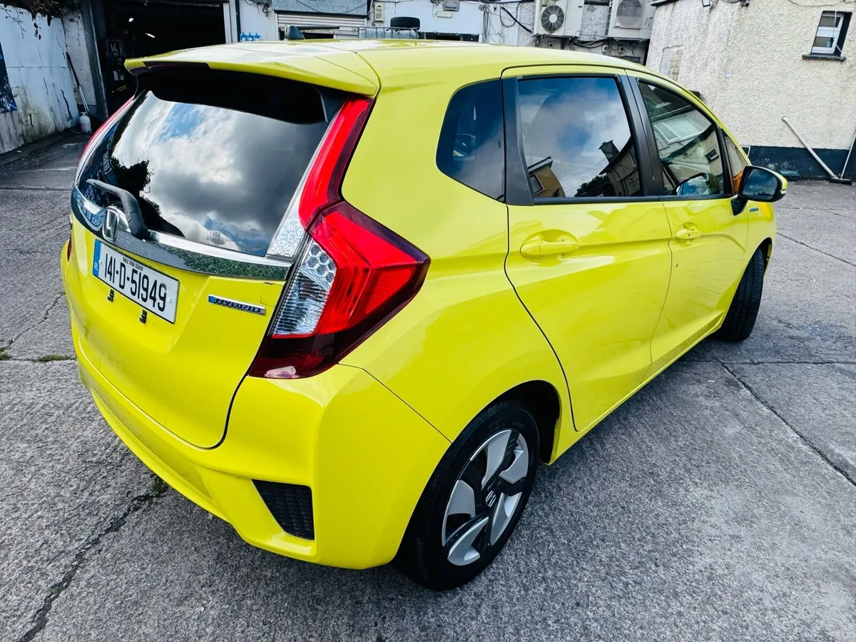 Honda Fit Automatic Hybrid in immaculate Condition - Image 4