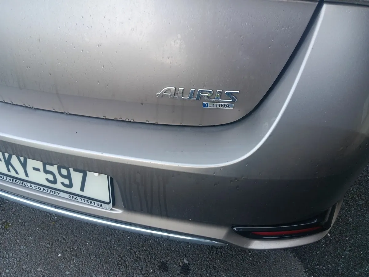 Toyota Auris 2015 - Image 4