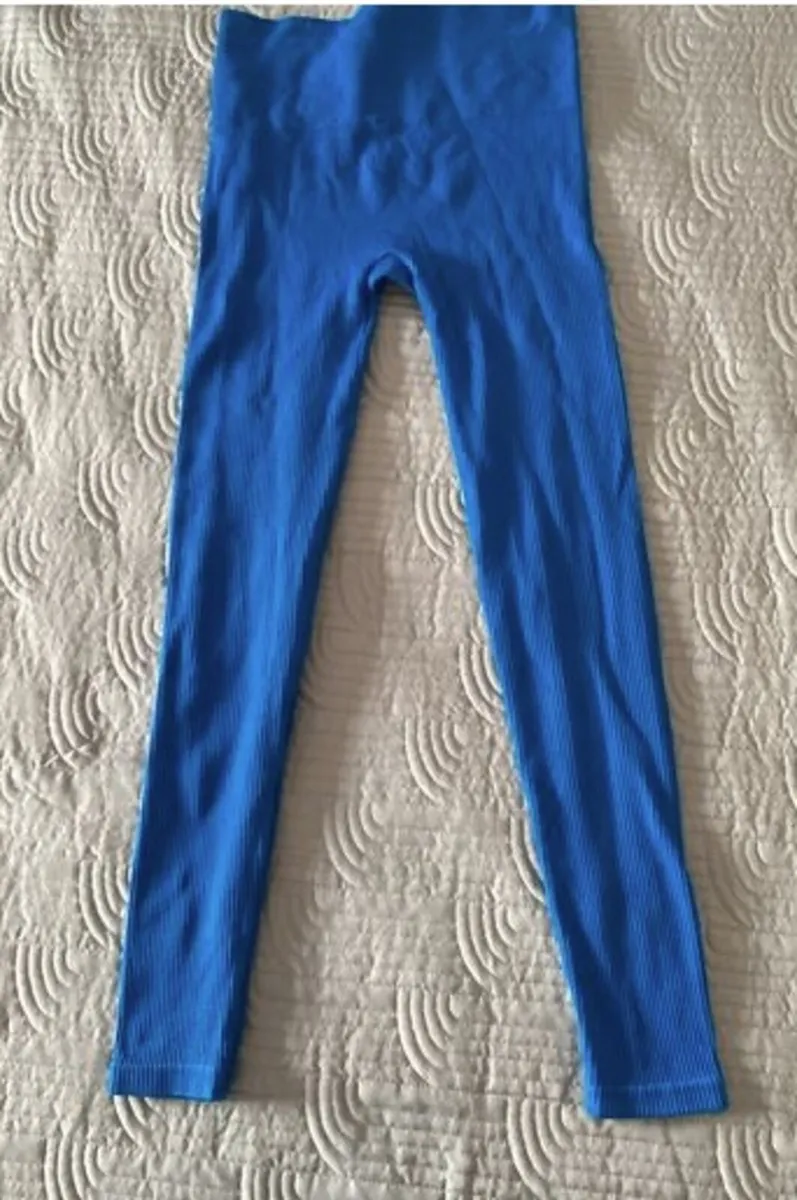 Stradivarius Leggings Size M - Image 1