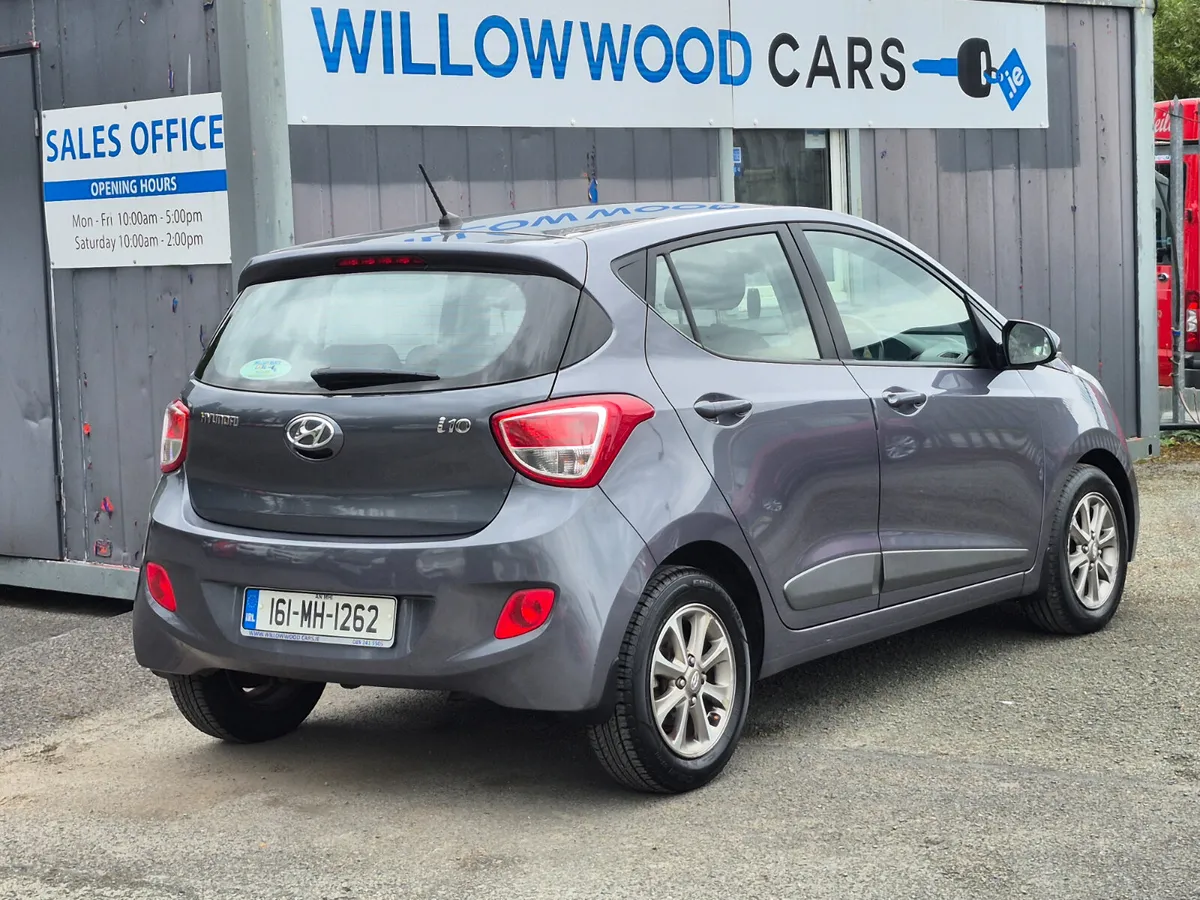 Hyundai i10 1.0 5dr deluxe 2016 - Image 2