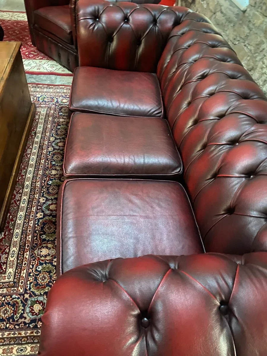 Chesterfield Suite 4 piece - Image 1