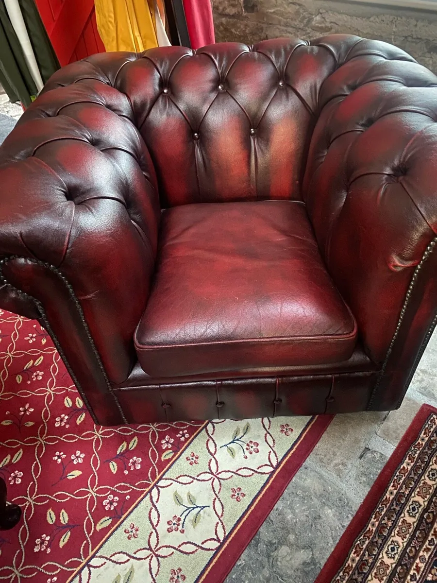 Chesterfield Suite 4 piece - Image 2