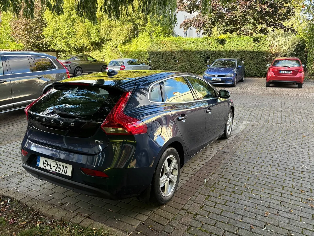 2015 Volvo V40 D2 1.6L Manual - Image 2