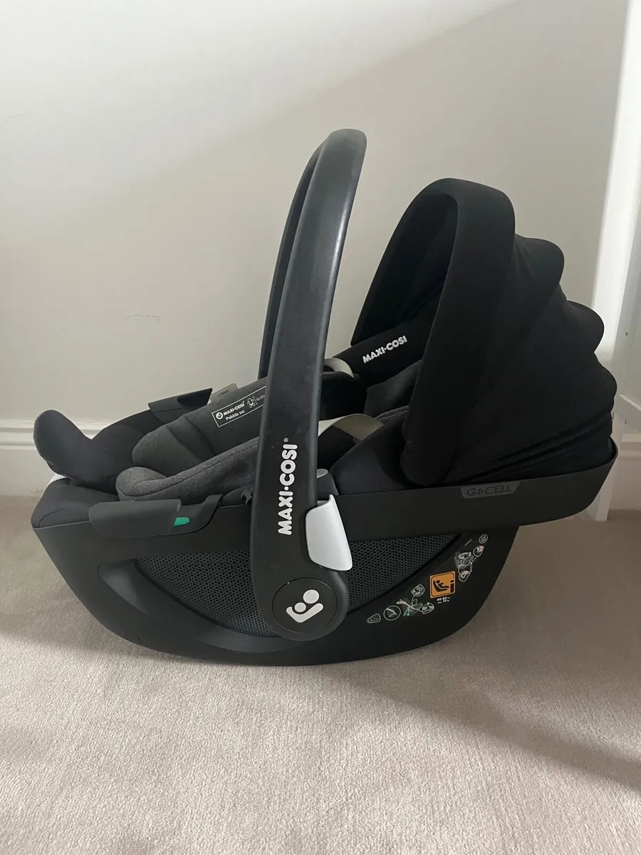 Maxi Cosi 360 Baby Car seat - Image 1