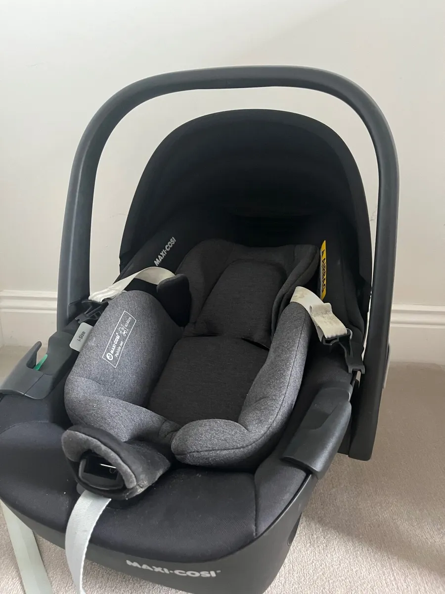 Maxi Cosi 360 Baby Car seat - Image 2