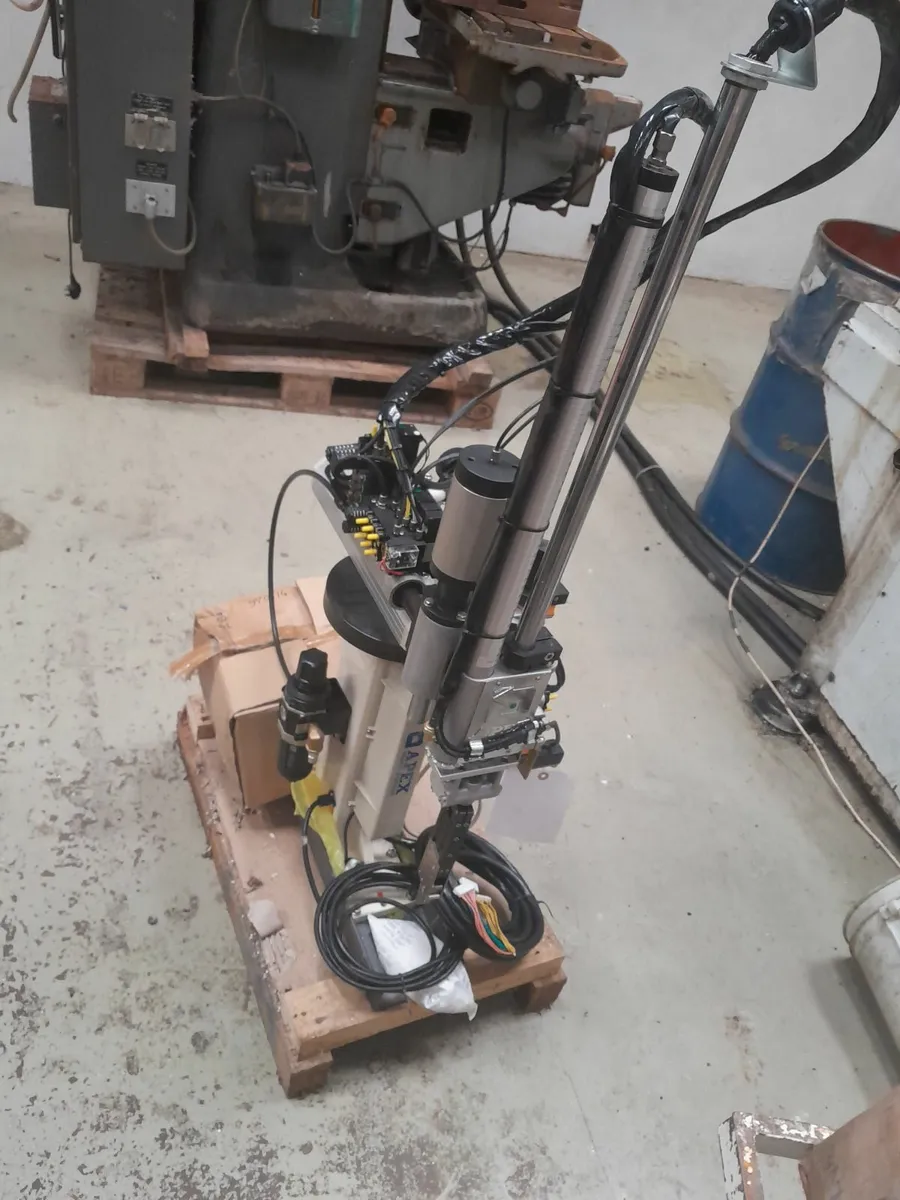 Robotic sprue picker - Image 2