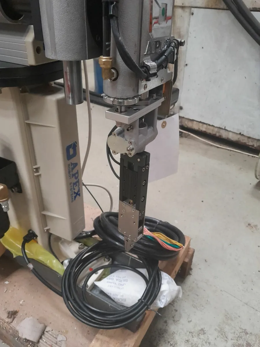 Robotic sprue picker - Image 3