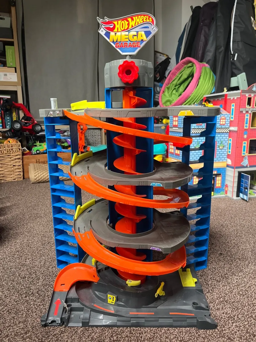 Hot Wheels Mega Garage - Image 2