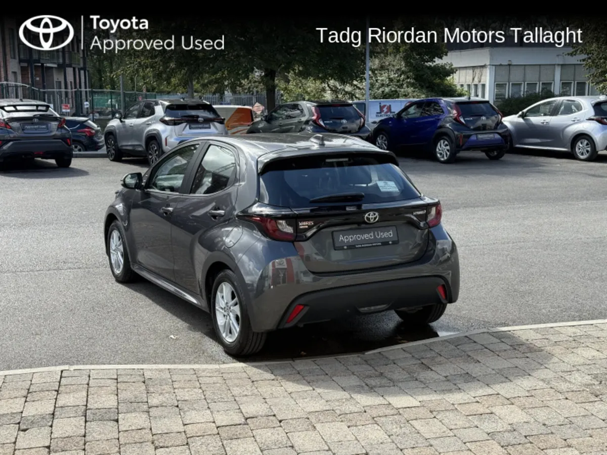 Toyota Yaris 1.5 HYBRID LUNA 4DR - Image 2