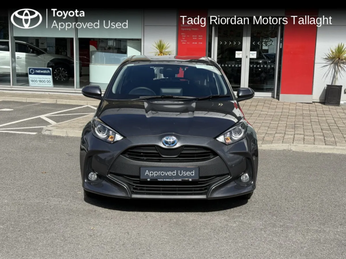 Toyota Yaris 1.5 HYBRID LUNA 4DR - Image 3