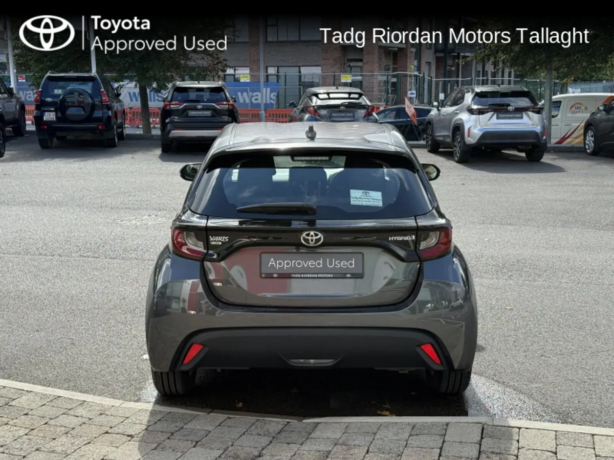 Toyota Yaris 1.5 HYBRID LUNA 4DR - Image 4