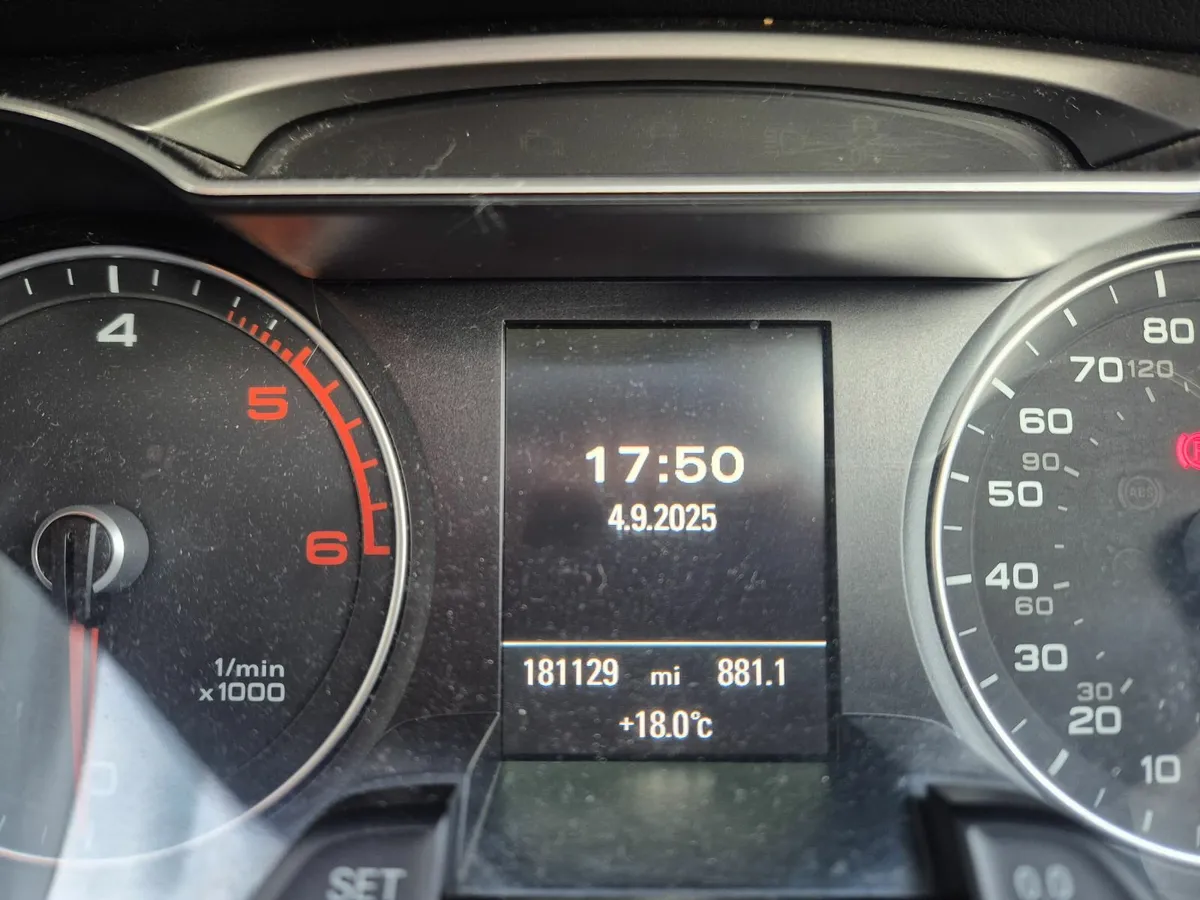 Audi A4 2013 - Image 2