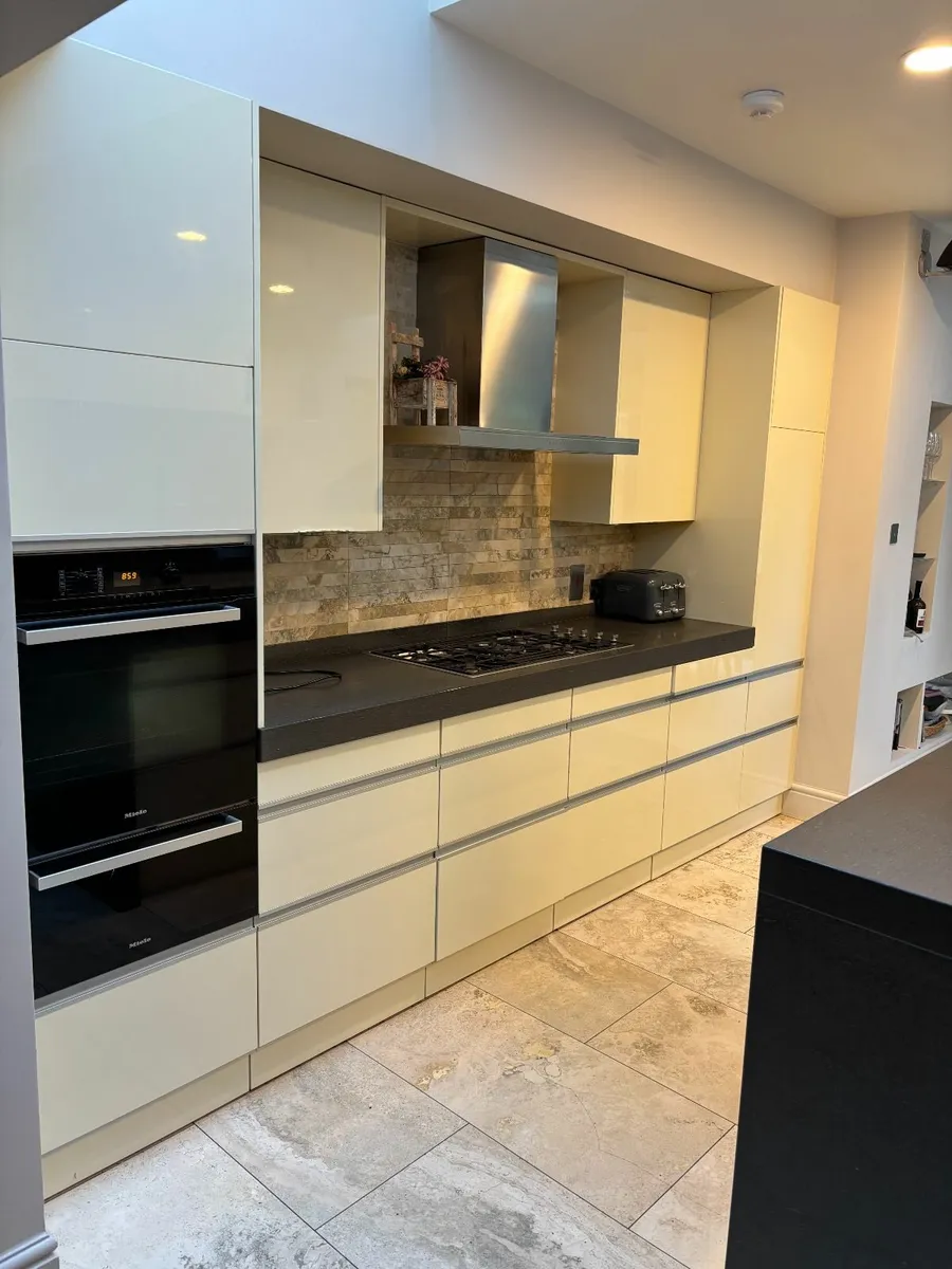kitchen - Image 1