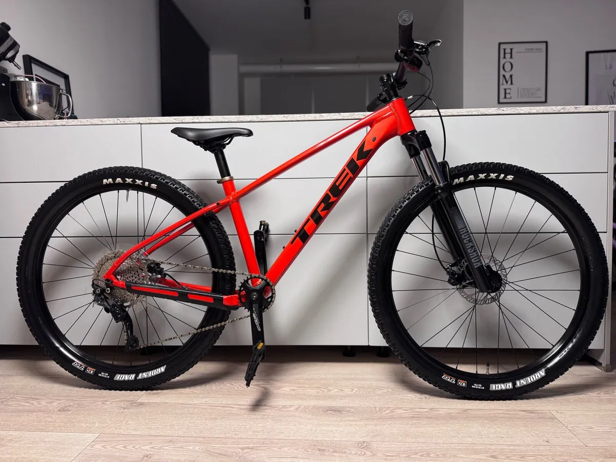TREK Marlin 6 Hardtail Bike Shimano Deore 1X10 - Image 1