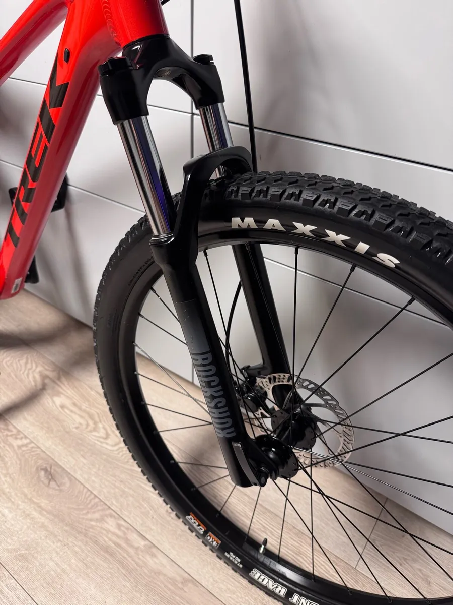TREK Marlin 6 Hardtail Bike Shimano Deore 1X10 - Image 4