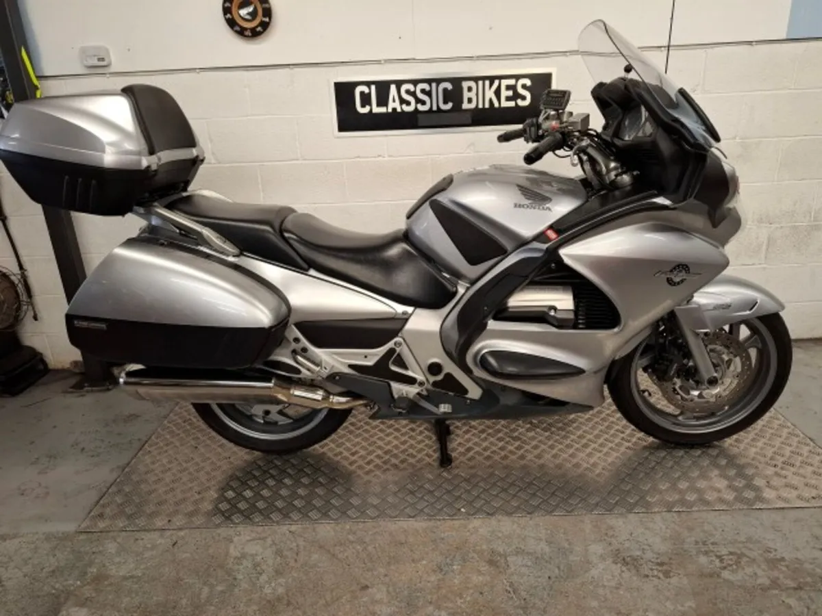 Honda Pan European 1300 2004 - Image 1