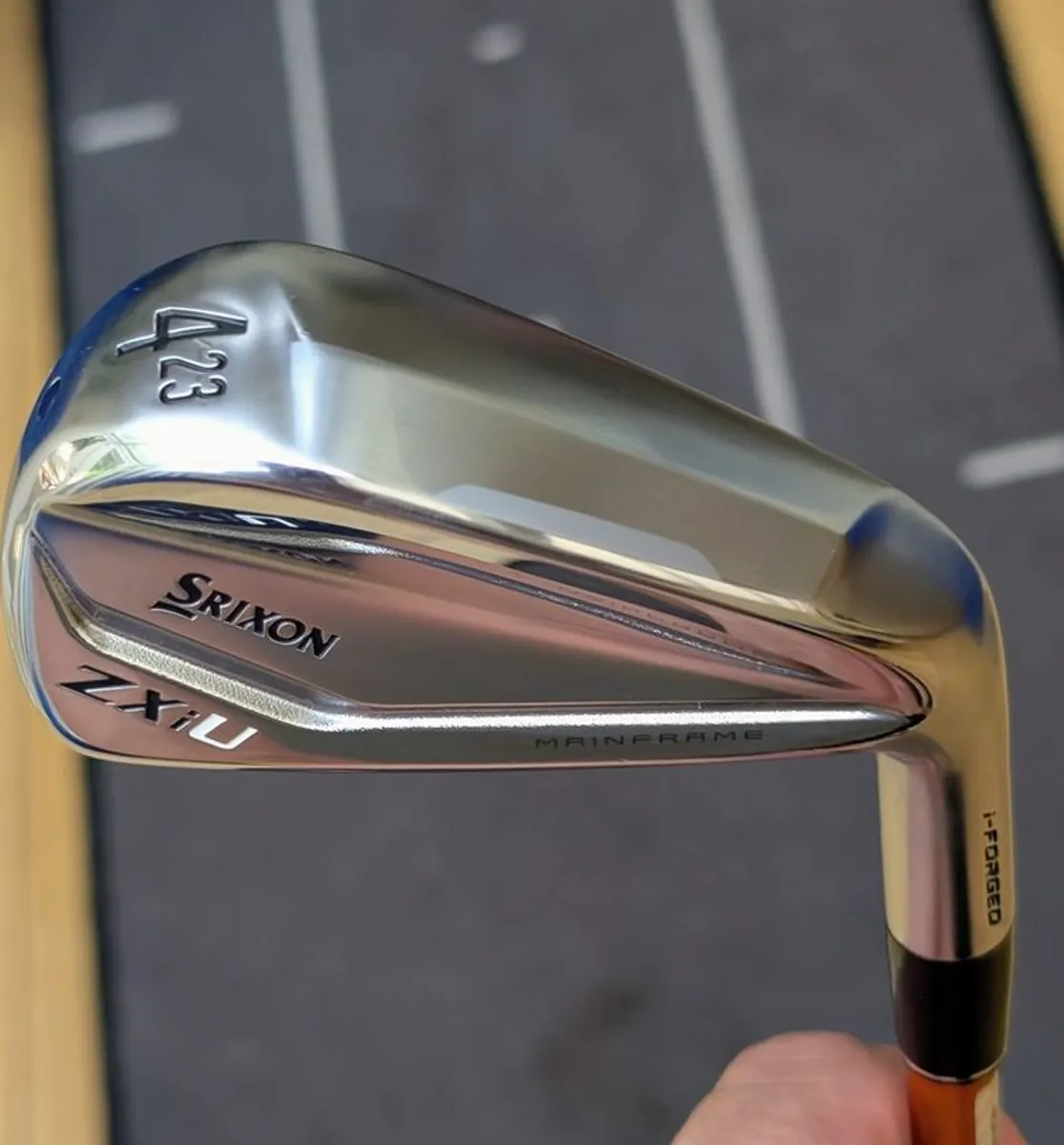 Srixon ZXiU 4  23 degrees Stiff Tour Ad DI 95g shaft - Image 1