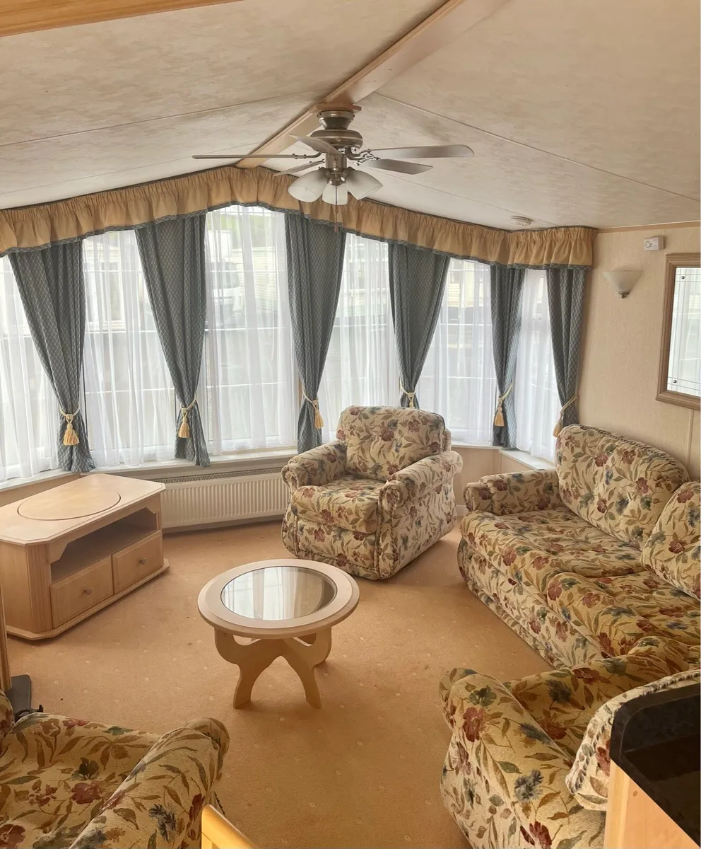 Willerby Aspen @ Broomfield Mobile Homes - Image 2