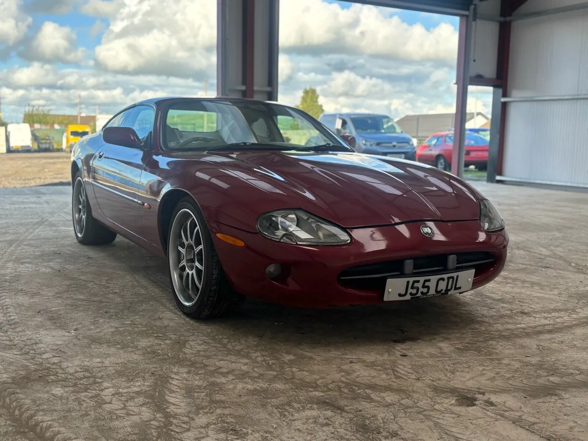 1998 Jaguar XK8 - Image 3