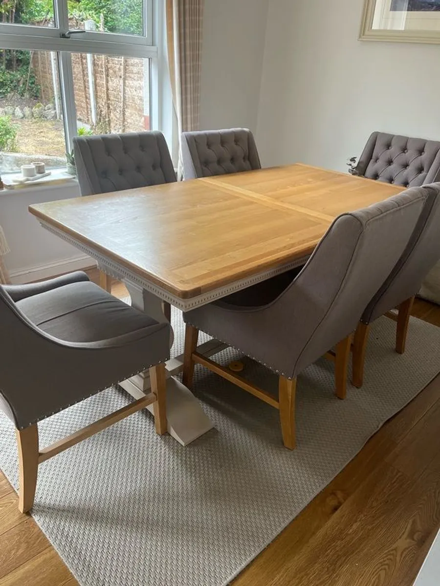 Dining table & chairs - Image 1
