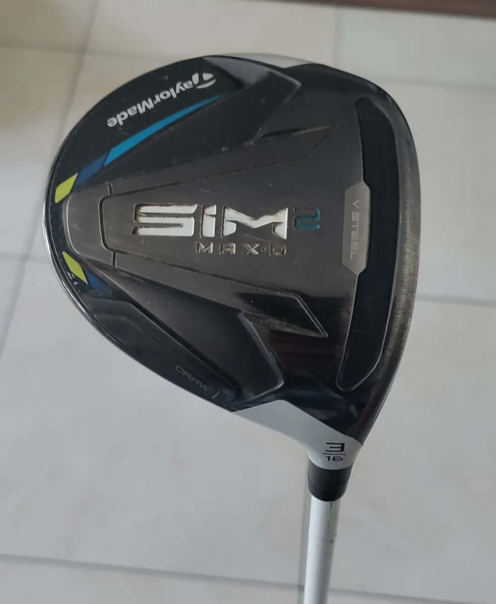 TaylorMade Sim 2 Max 3 wood - Image 1