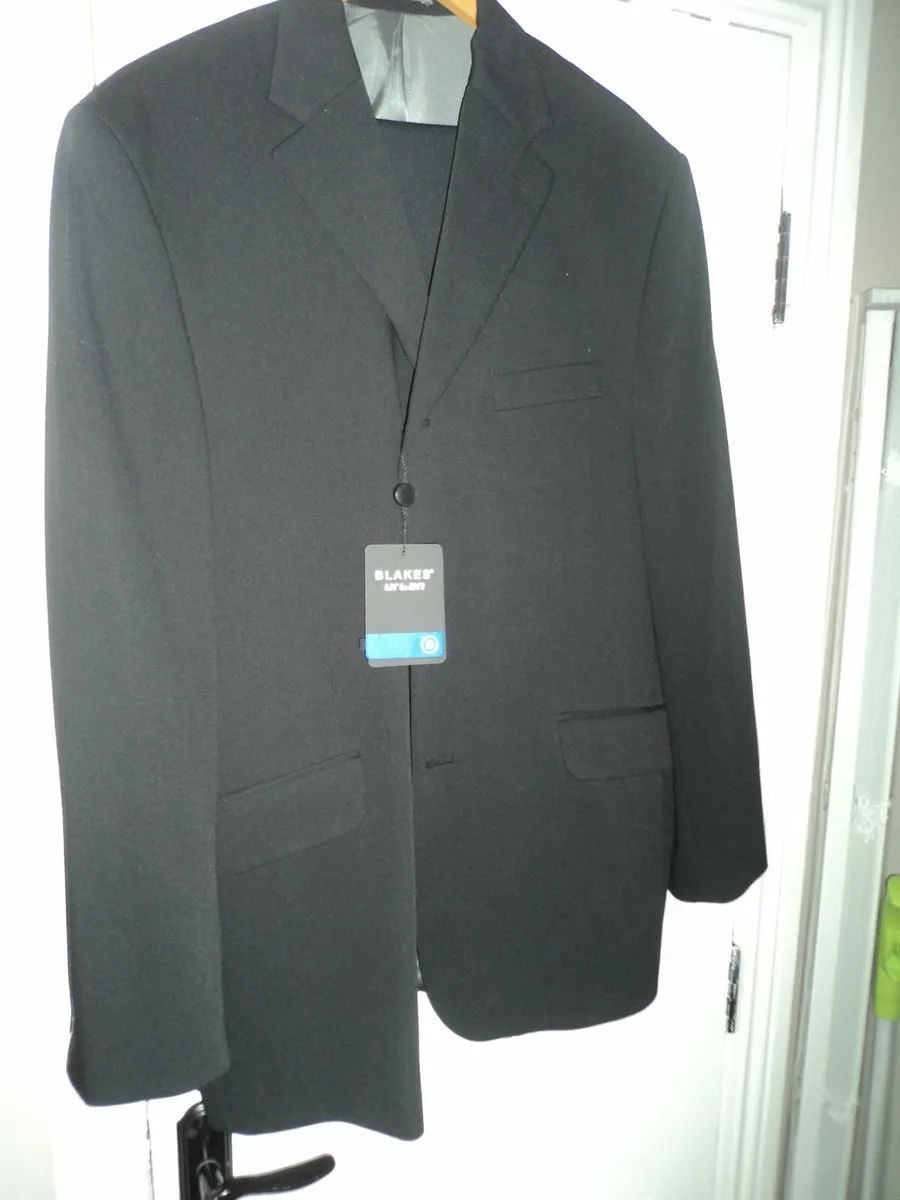 Gents new Black suit - Image 1