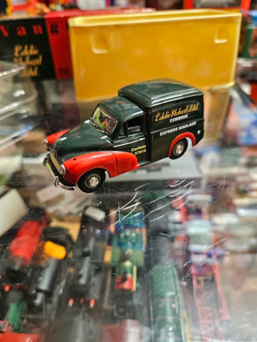 Corgi Vanguards Eddie Stobart Morris Minor 1.43 - Image 2