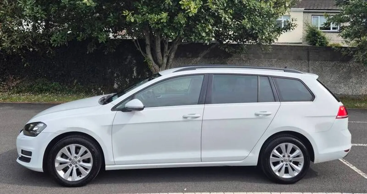 2014 Volkswagen Golf - Image 3