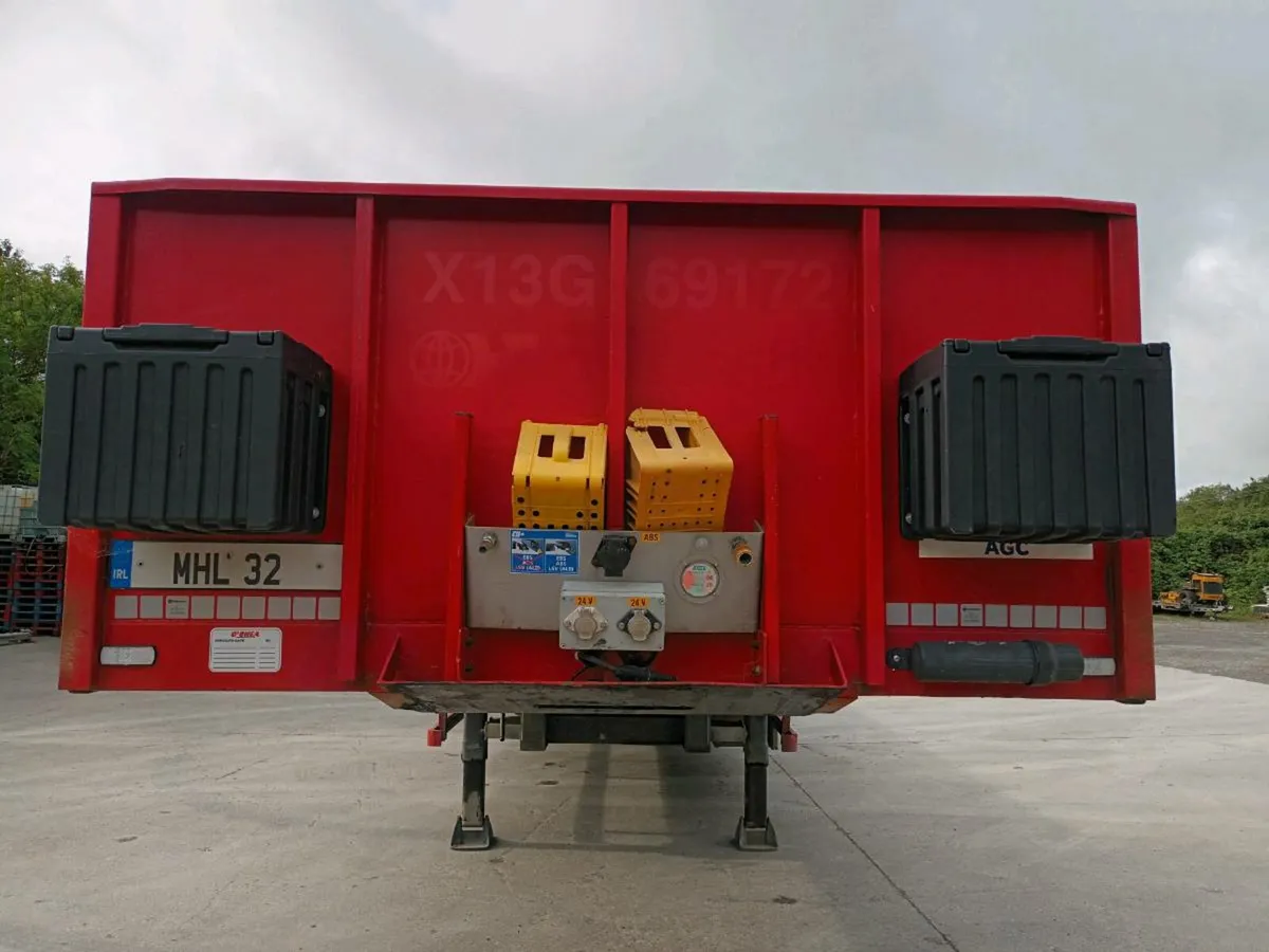 Rear steer stepframe flat trailer. - Image 4