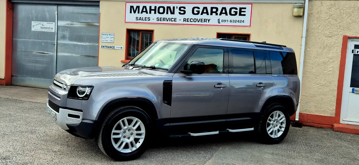 Land Rover Defender 2022 110 3.0D Hard Top S2 - Image 2