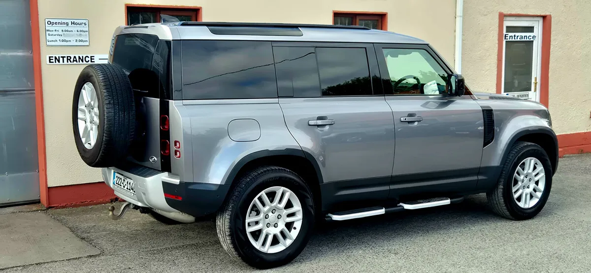 Land Rover Defender 2022 110 3.0D Hard Top S2 - Image 3