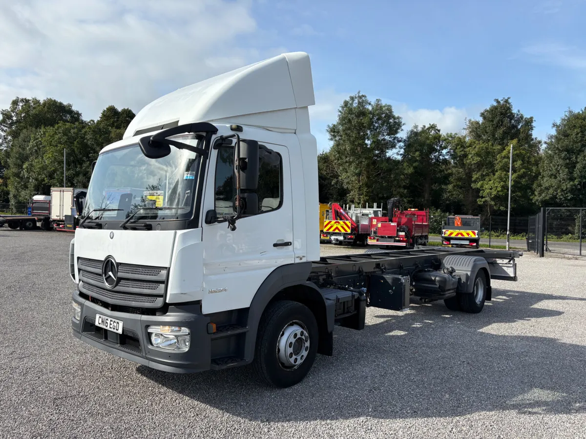 2016 Mercedes Atego 1524 25ft Chassis cab - Image 1