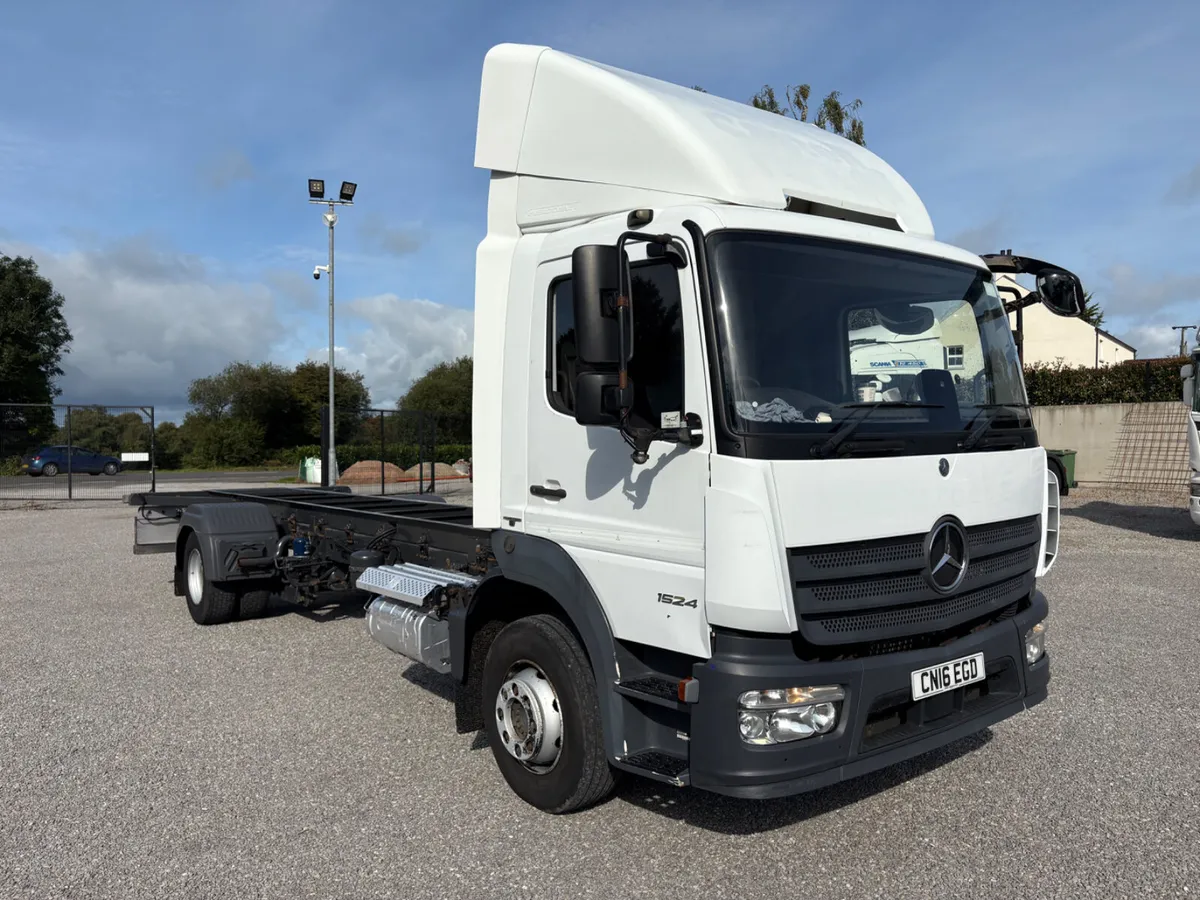 2016 Mercedes Atego 1524 25ft Chassis cab - Image 4