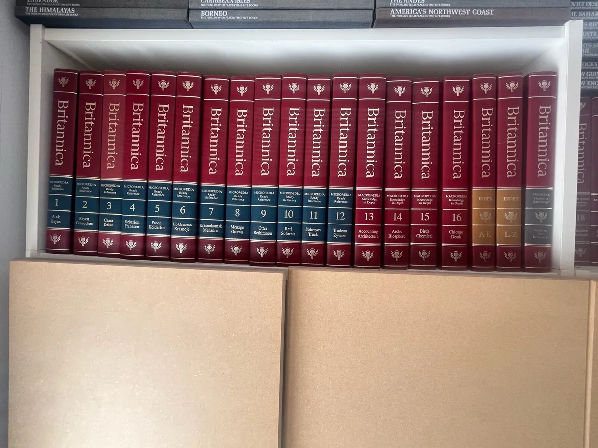 Britannica Books - Image 1