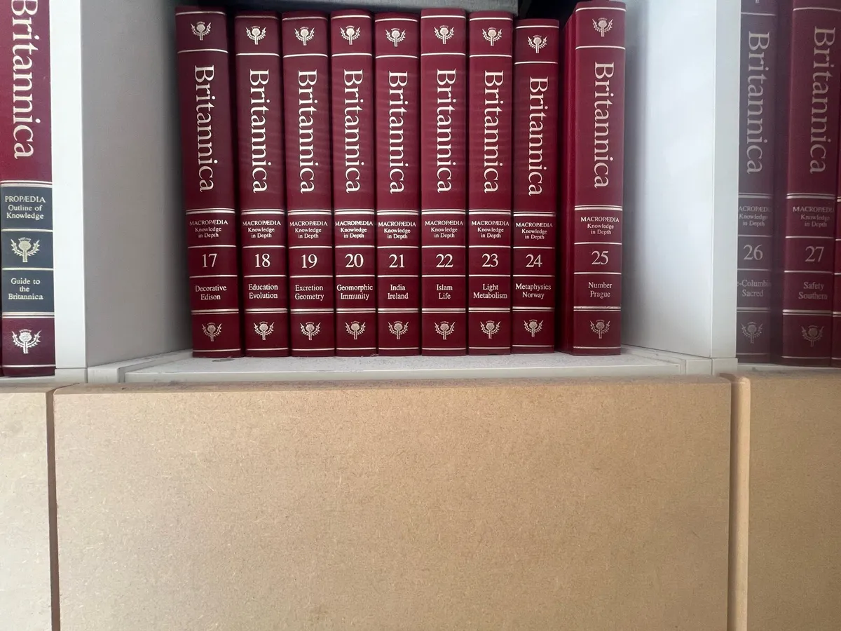 Britannica Books - Image 2