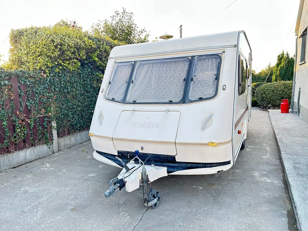 Starter caravan 4 berth - Image 3
