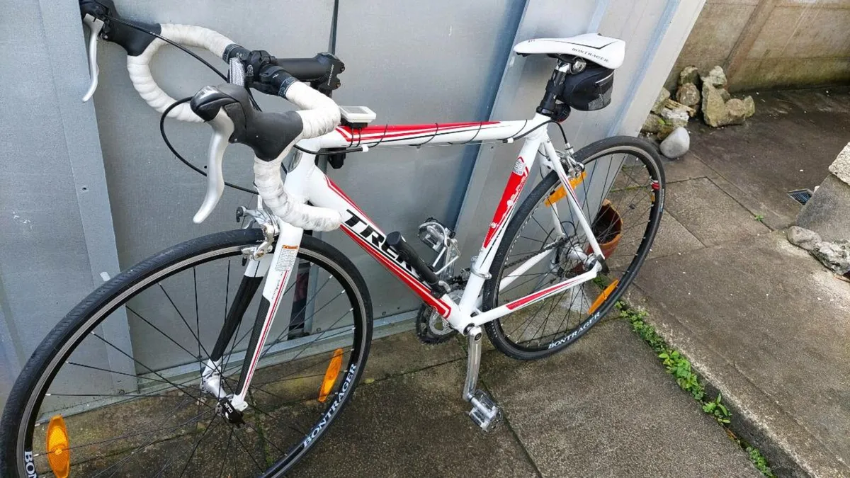 Trek 1 2 Series Road Bike - Image 1