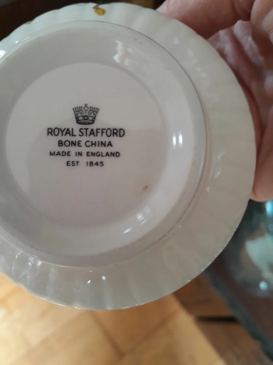 Royal stafford china set - Image 2